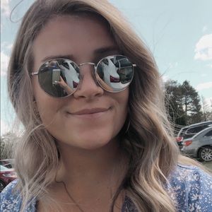 Meet your Posher, Hailey